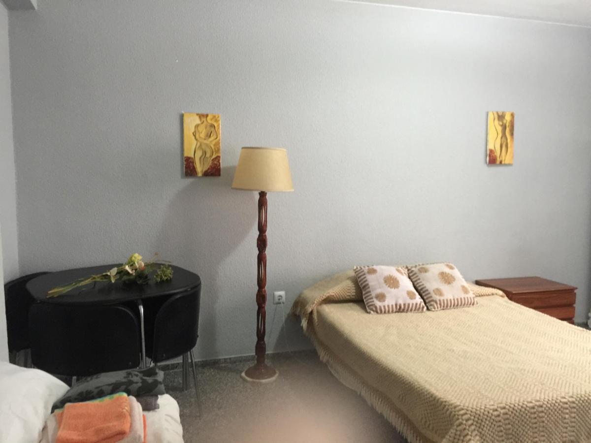 Habitacion Renfe Аликанте Екстериор снимка