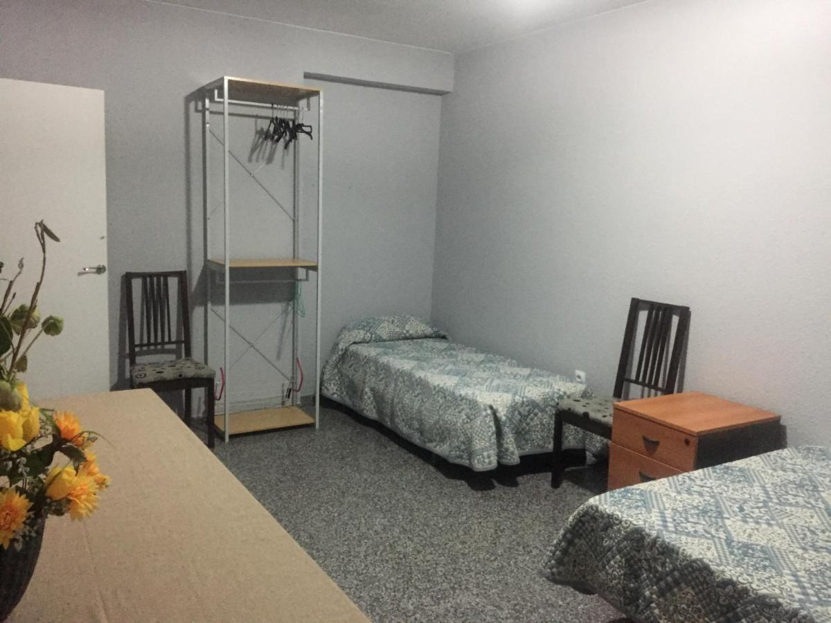 Habitacion Renfe Аликанте Екстериор снимка